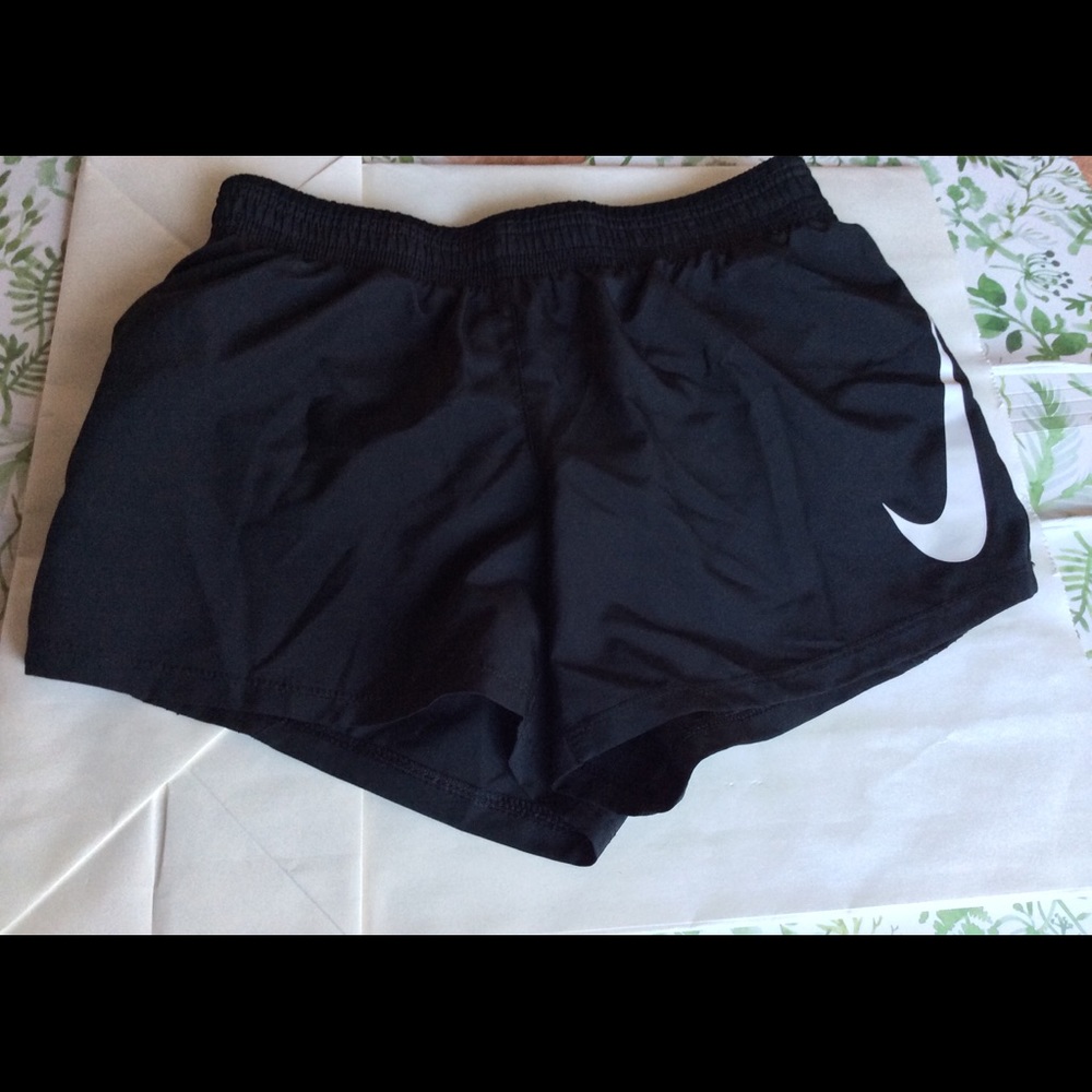 Black nike shorts